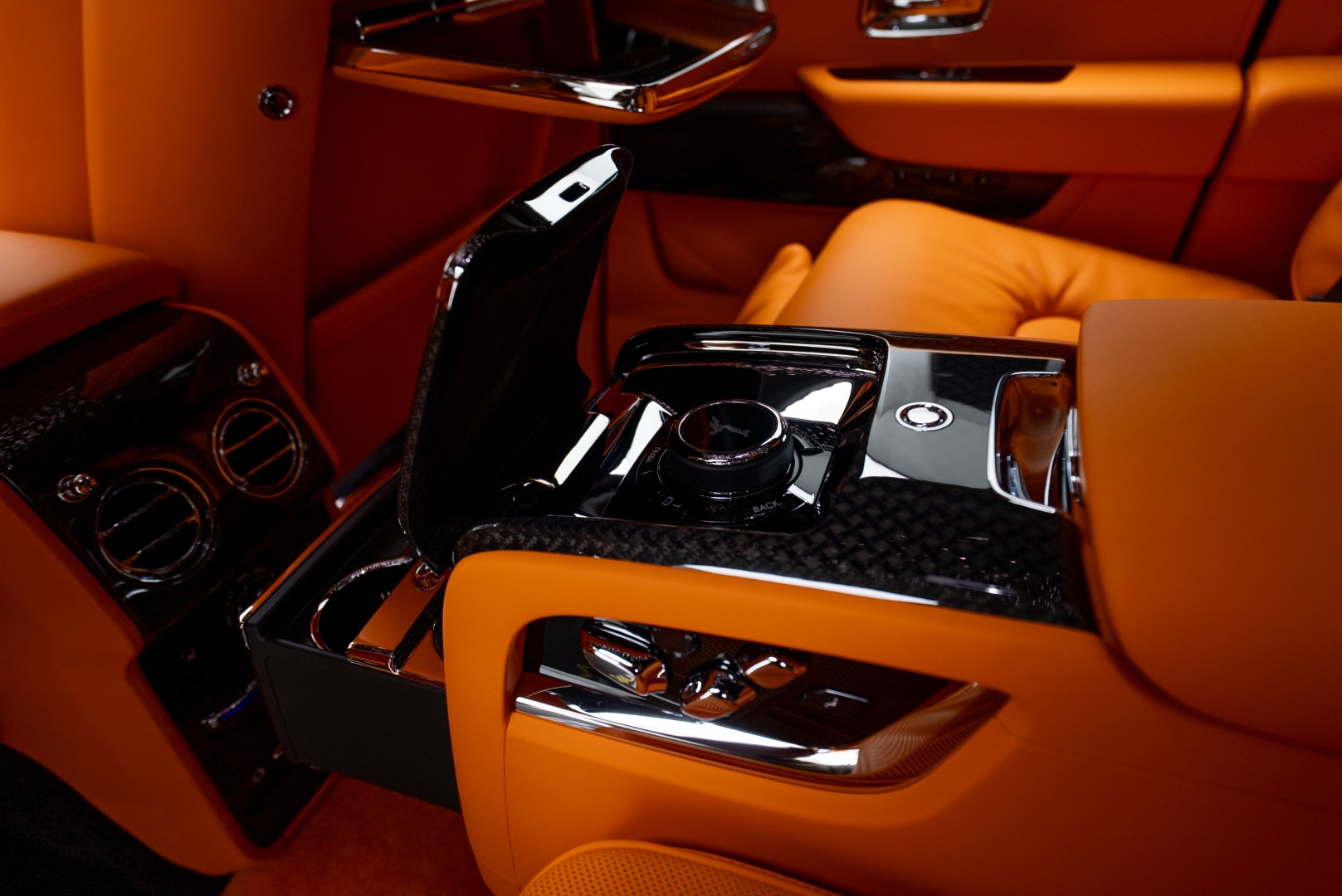 2025 ROLLS ROYCE CULLINAN |BLACK BADGE | FULL OPTION
